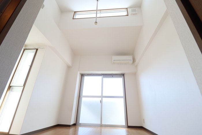 居室 サントレノ箕面