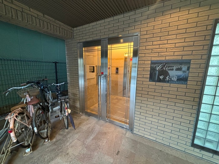 エントランス部分 クレマンス甲東園