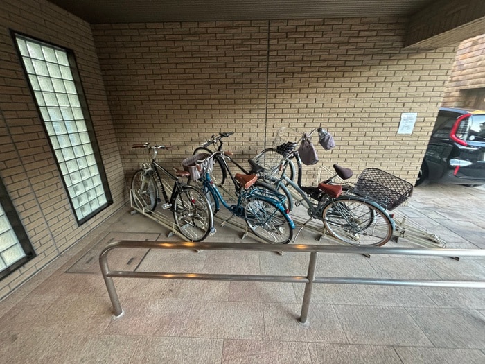 駐輪場 クレマンス甲東園