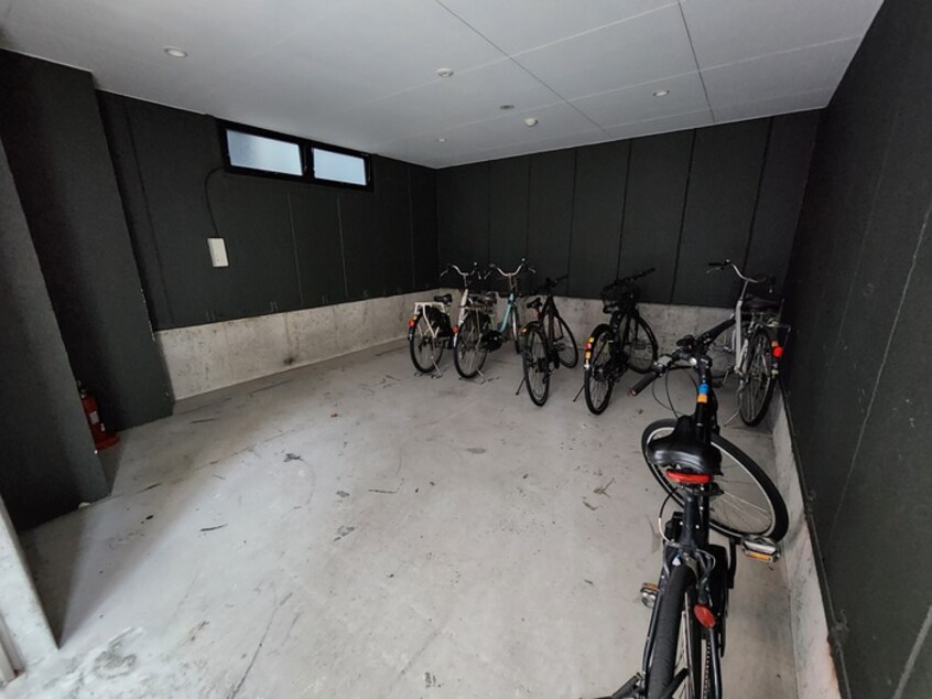 駐輪場 千里山イースト