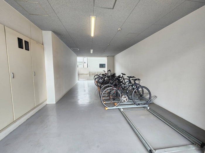 駐輪場 La Douceur豊中南