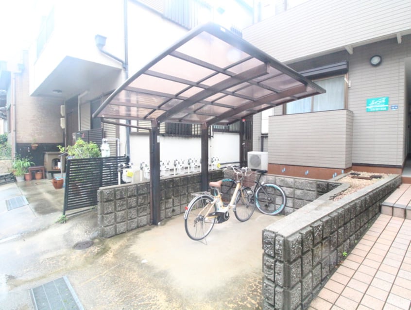 駐輪場 ピュア中山手