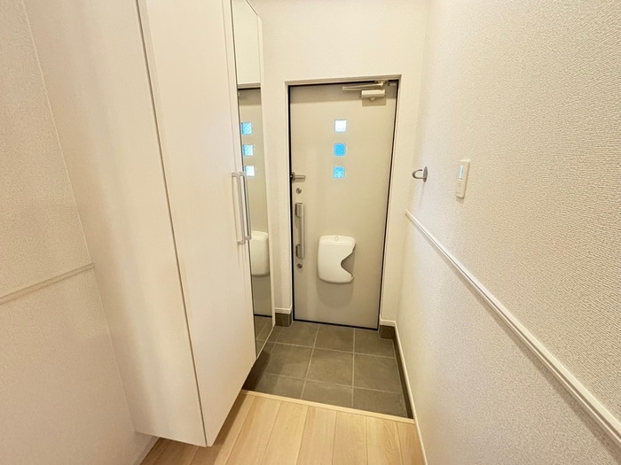 玄関 スペチアーレ　ドゥーエ