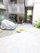 エントランス部分 レッドボールコート上鳥羽