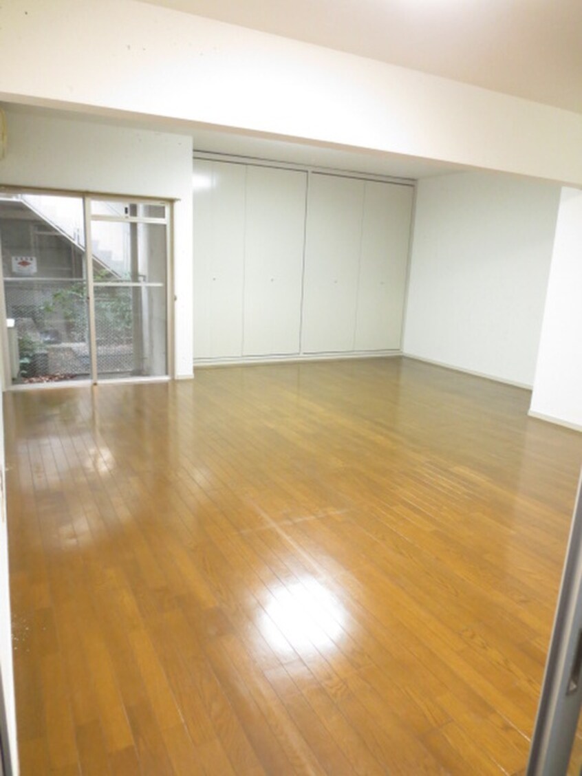 居室 レッドボールコート上鳥羽