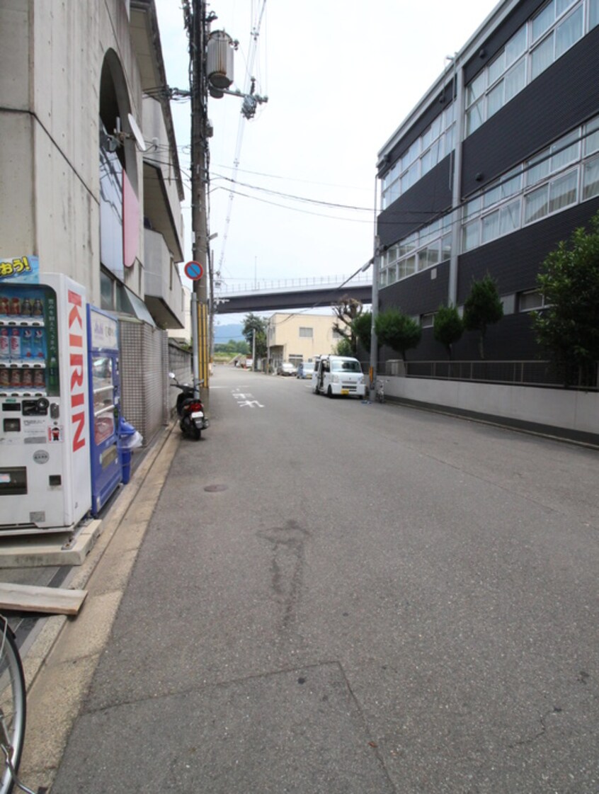 周辺環境 レッドボールコート上鳥羽