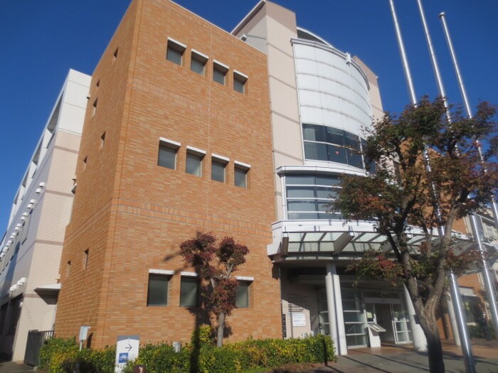 高川図書館(図書館)まで700m 出口マンション