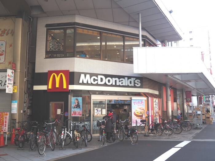 マクドナルド(ファストフード)まで223m ﾌﾟﾚｻﾝｽOSAKADOMECITYｸﾛｽﾃｨ(404)