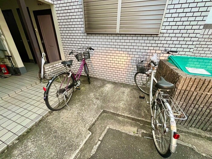 駐輪場 カーサ空港