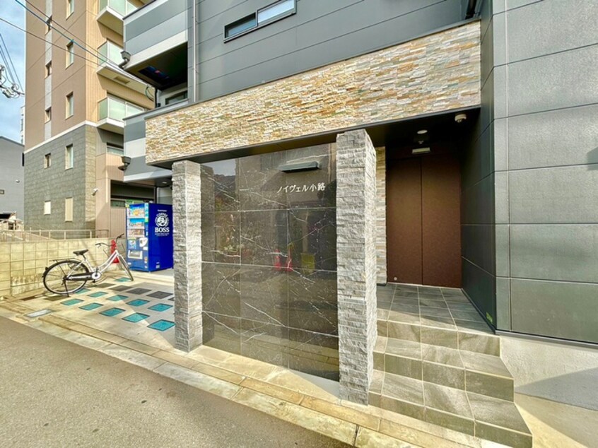 エントランス部分 ノイヴェル小路