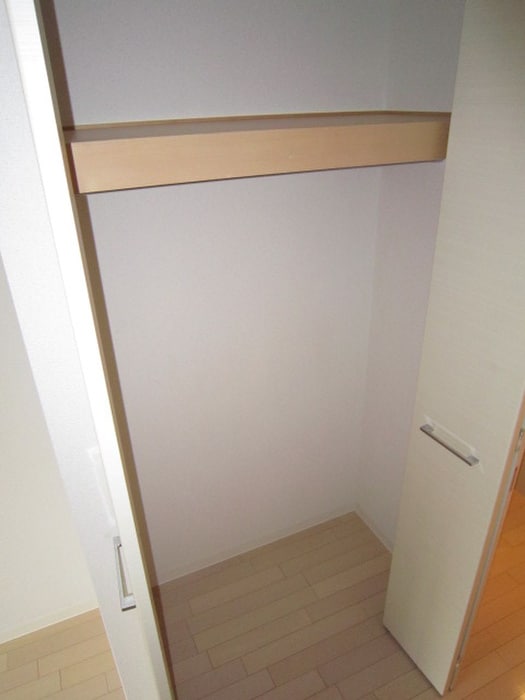 収納 プレサンス天満橋アンジェ(204)