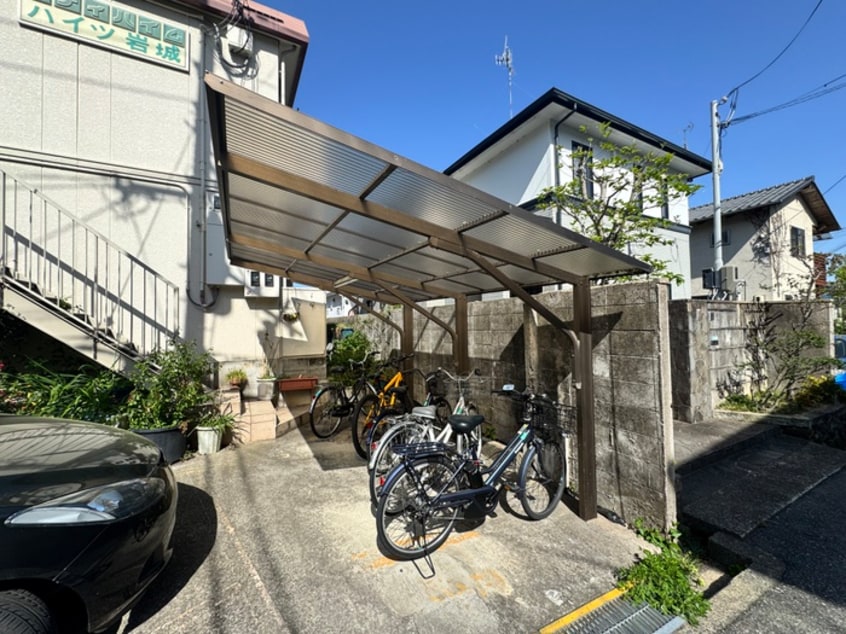駐輪場 ハイツ岩城