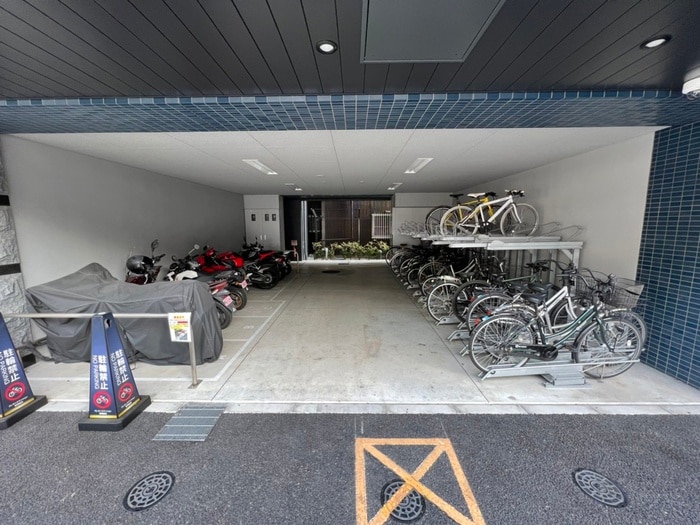 駐輪場 ﾌﾟﾚｻﾝｽOSAKADOMECITYｸﾛｽﾃｨ(603)