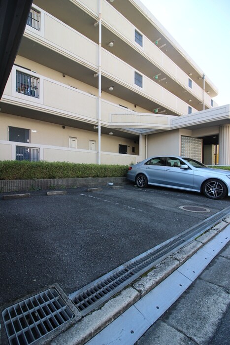 駐車場 セラヴィー島之内