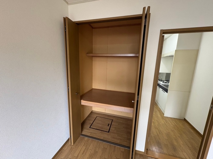 収納 フロ－ラルハイツ