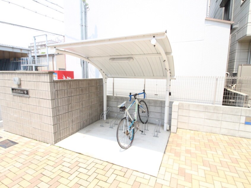 駐輪場 ル　リスプラン西五条