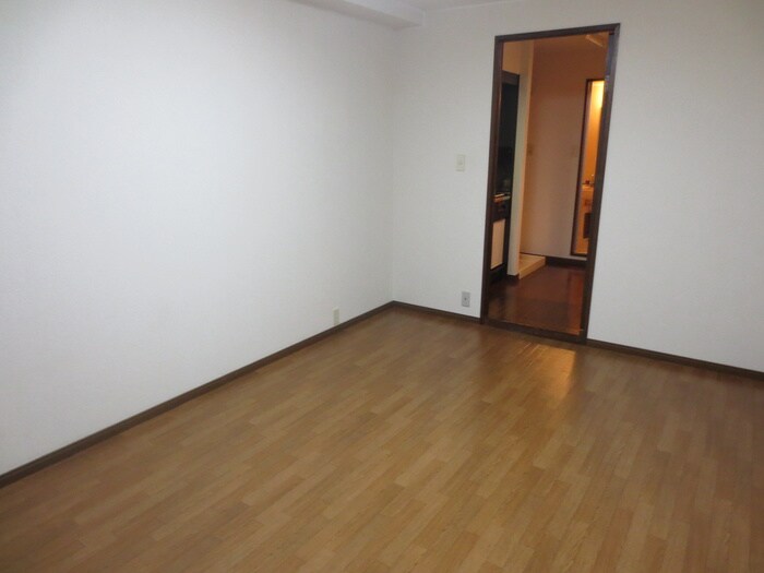 居室 レンバーンハイツ