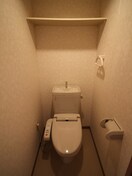 トイレ イ－ストクレセント