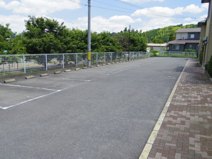 駐車場 ウエストソレイユ