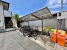 駐輪場 アヴェ－リア
