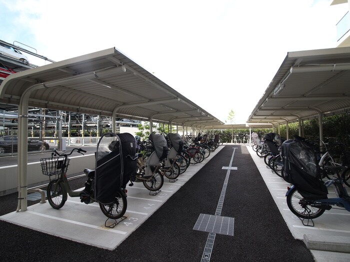 駐輪場 ﾛｰﾚﾙｽｸｴｱ健都ｻﾞ･ﾃﾗｽ（512）