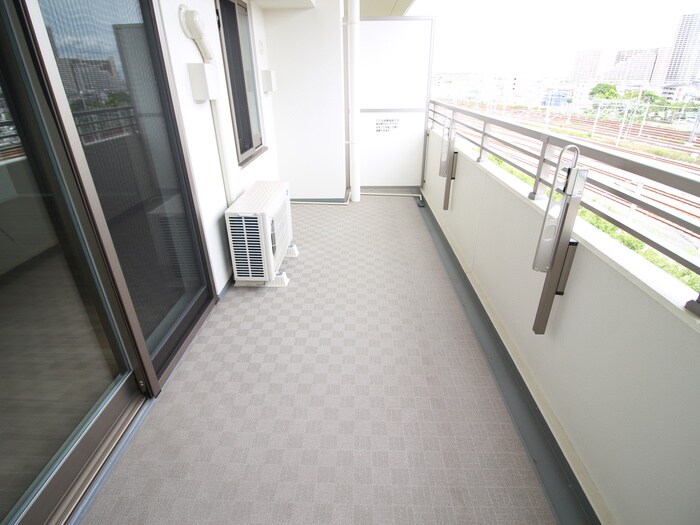 ベランダ・バルコニー ﾛｰﾚﾙｽｸｴｱ健都ｻﾞ･ﾃﾗｽ（512）