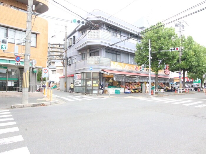 スーパーたこいち(スーパー)まで1200m ﾛｰﾚﾙｽｸｴｱ健都ｻﾞ･ﾃﾗｽ（512）