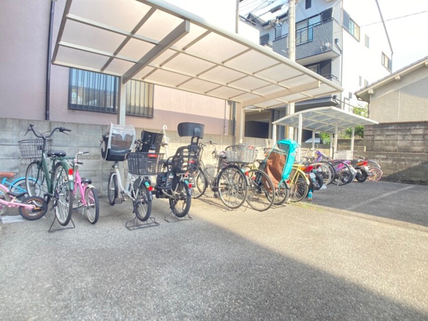 駐輪場 ハイツロイヤルジェム