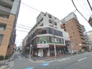 江坂パークビルの外観