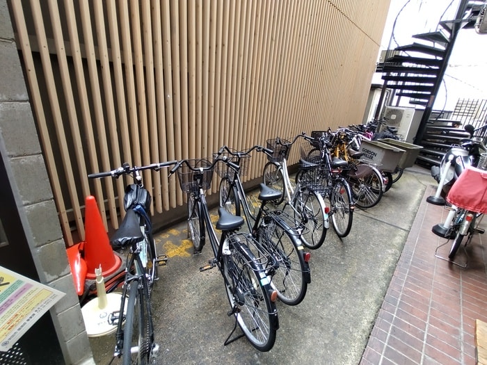 駐輪場 江坂パークビル