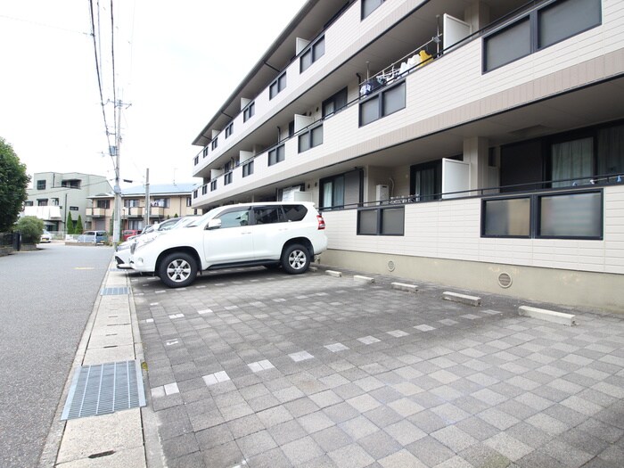 駐車場 リオ谷上