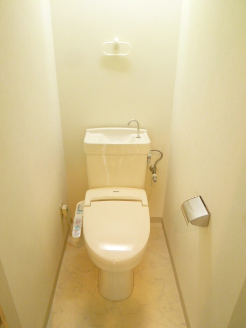 トイレ シティ上六(506)