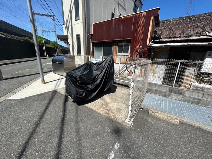 バイク置き場 ハルカパレス