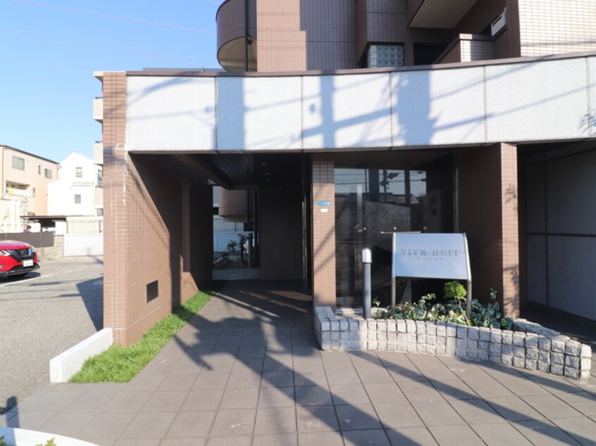 エントランス部分 ビーバルユイ