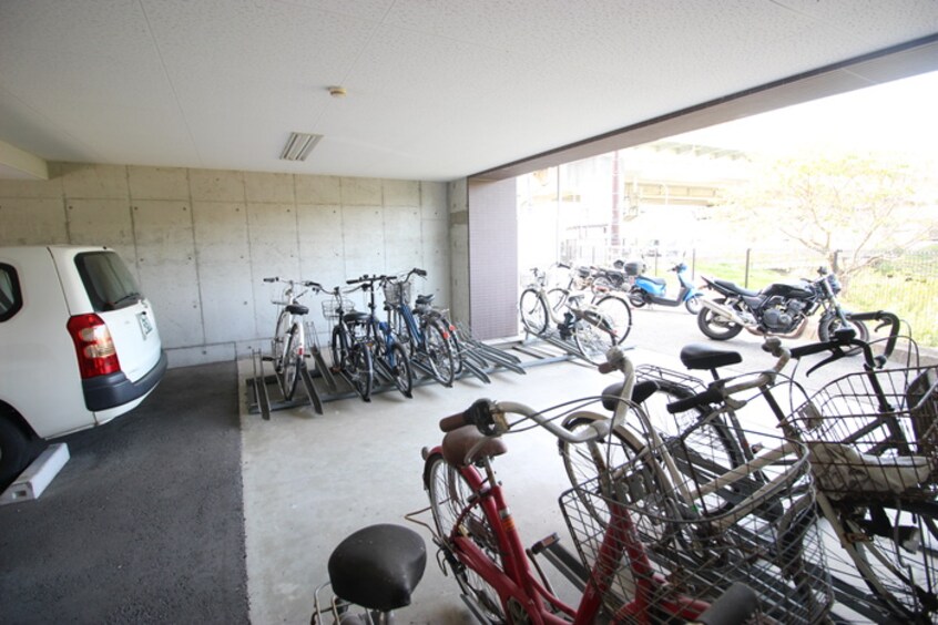 駐輪場 ＡＳ　ＰＲＥＭＩＵＭ　神戸西