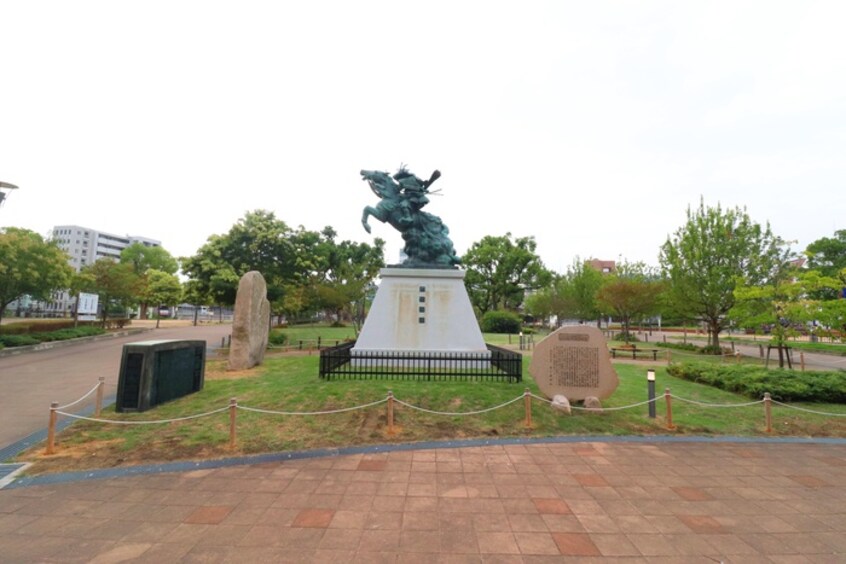 湊川公園(公園)まで1000m パラツェット下沢