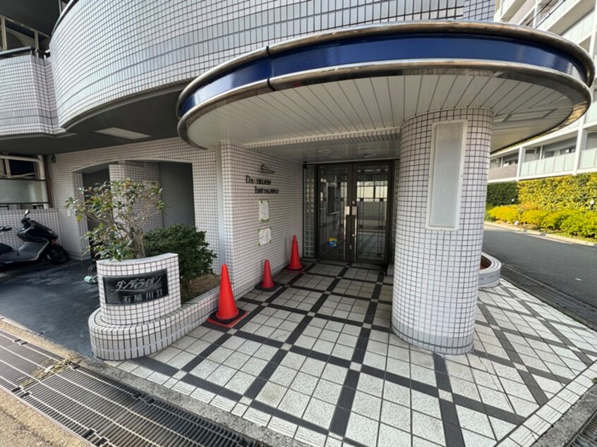 エントランス部分 ダンディライオン石屋川Ⅱ