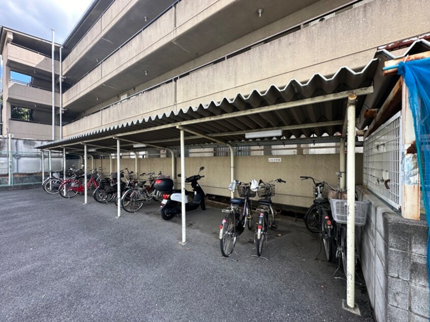 駐輪場 メゾンカ－サ－１号館