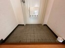 玄関 メゾンカ－サ－１号館