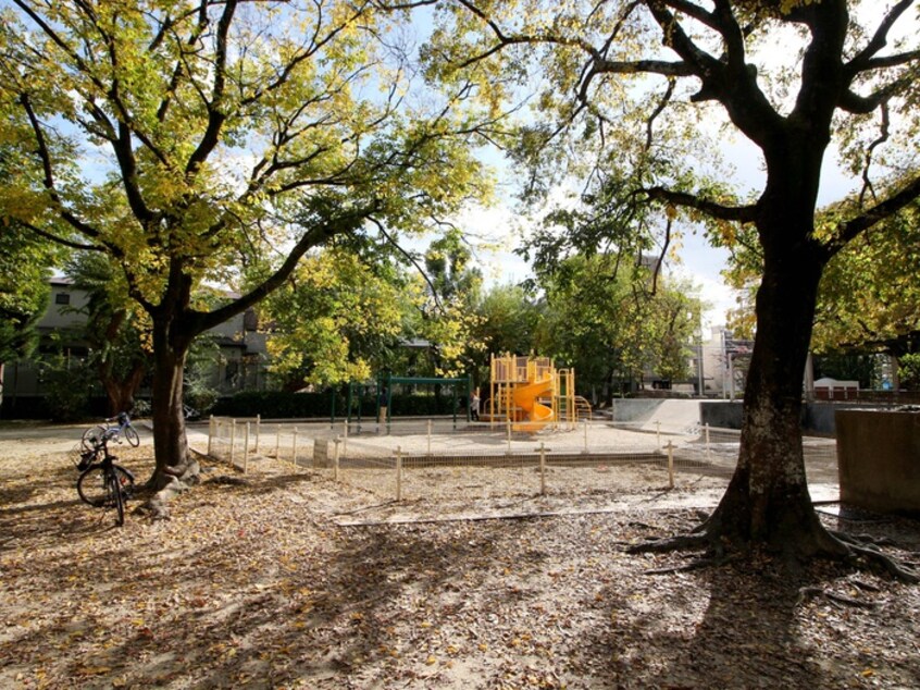 稲荷山公園(公園)まで587m 第３パ－ルマンション