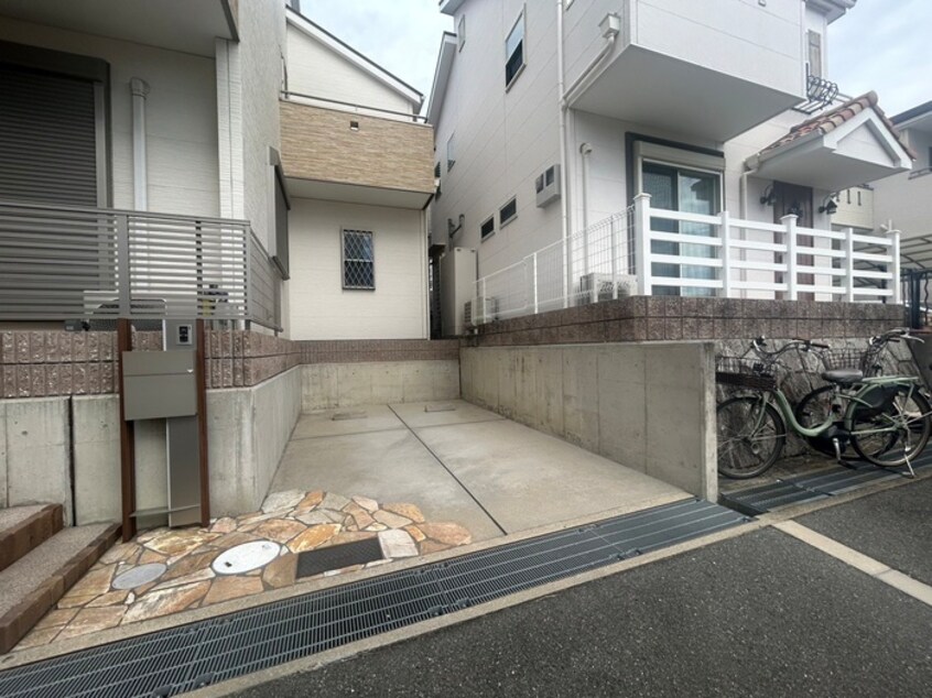 駐車場 箕面市萱野4丁目住宅