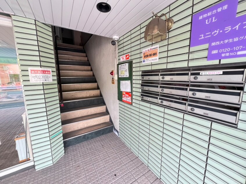 エントランス部分 VIVID円山