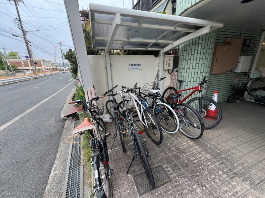 駐輪場 VIVID円山