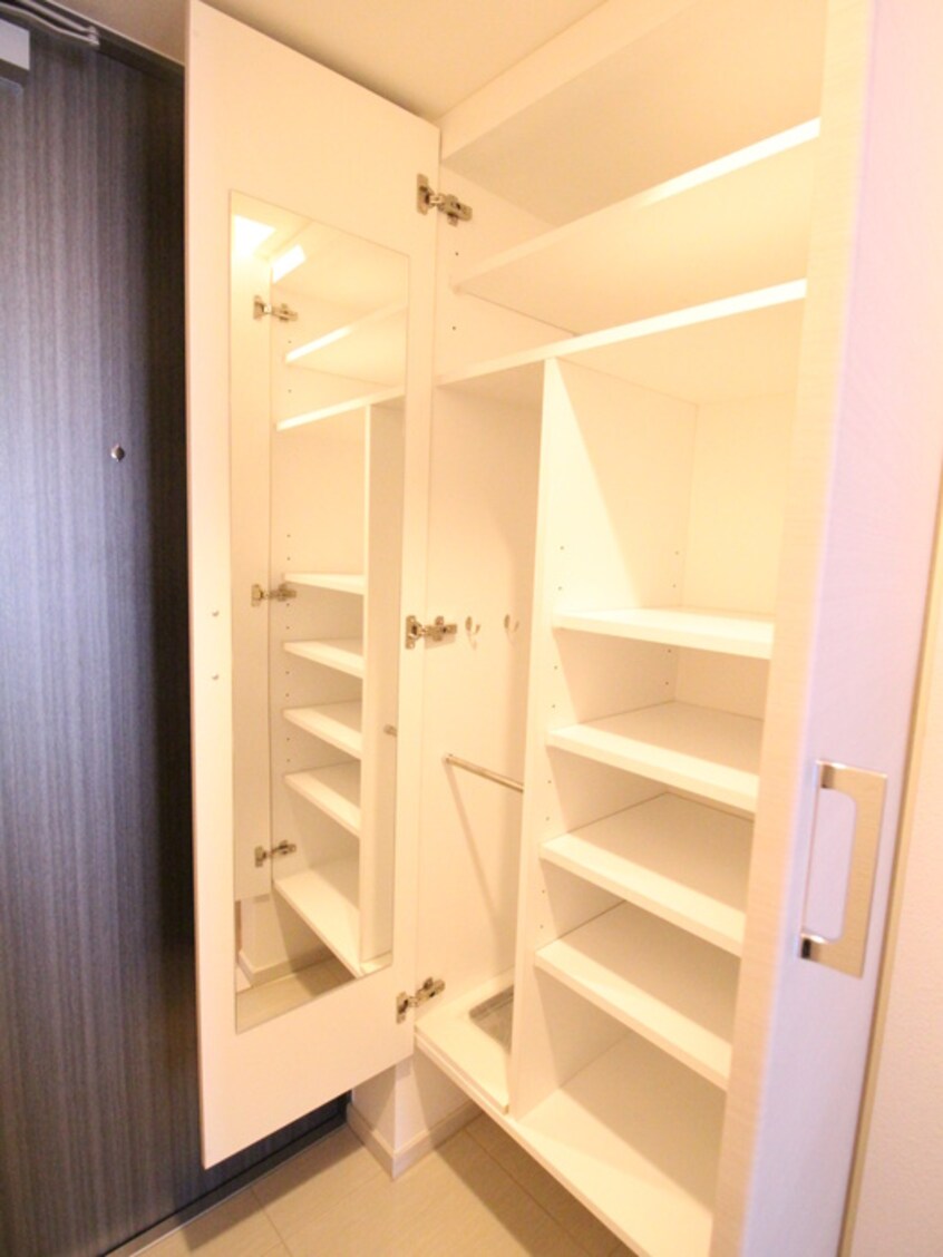 靴箱 ﾌｧｰｽﾄﾌｨｵｰﾚ神戸駅前(1103)