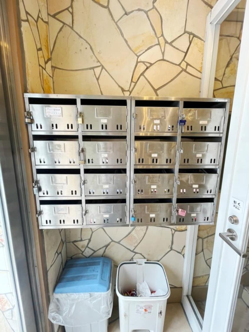 エントランス部分 大宝大手前ロイヤルハイツ