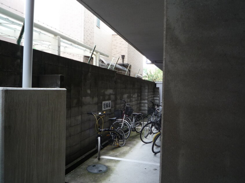 駐車場 ﾊｲﾂ金尻