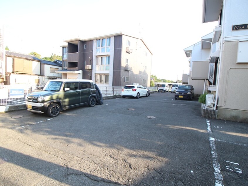 駐車場 セジュ－ル藤林