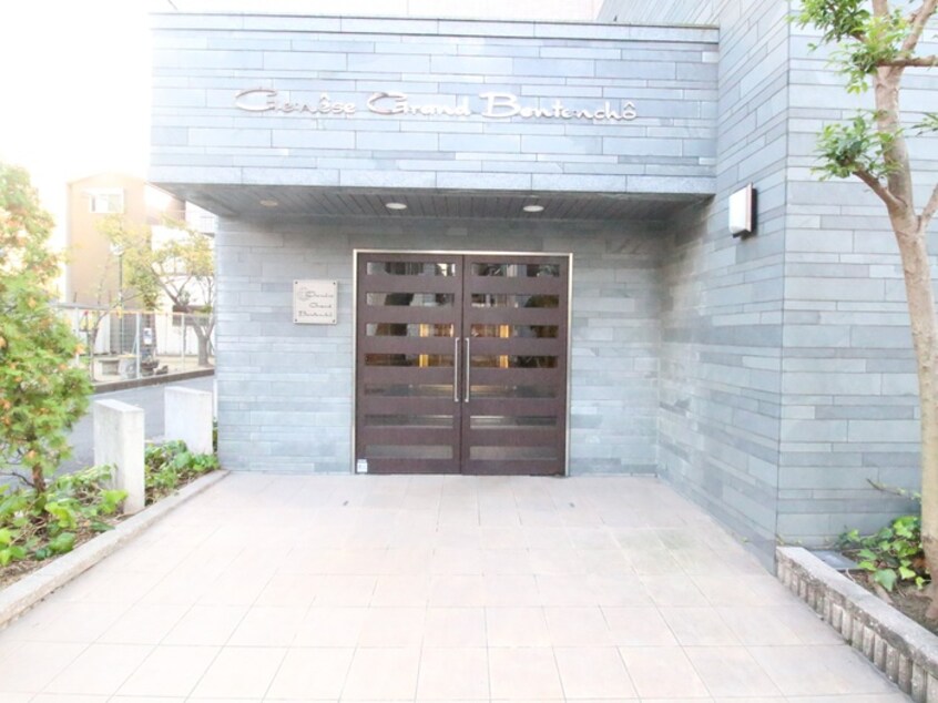 エントランス部分 ｼﾞｭﾈｰｾﾞｸﾞﾗﾝ弁天町(605)