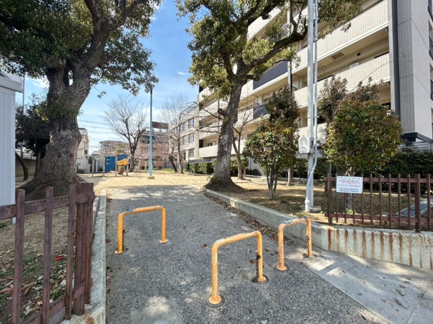 北田辺中公園(公園)まで10m くすの木ハイツ