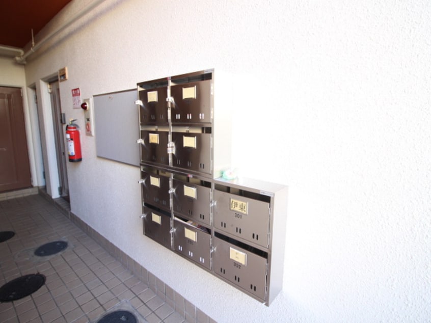 エントランス部分 宮西ﾊｲﾂ